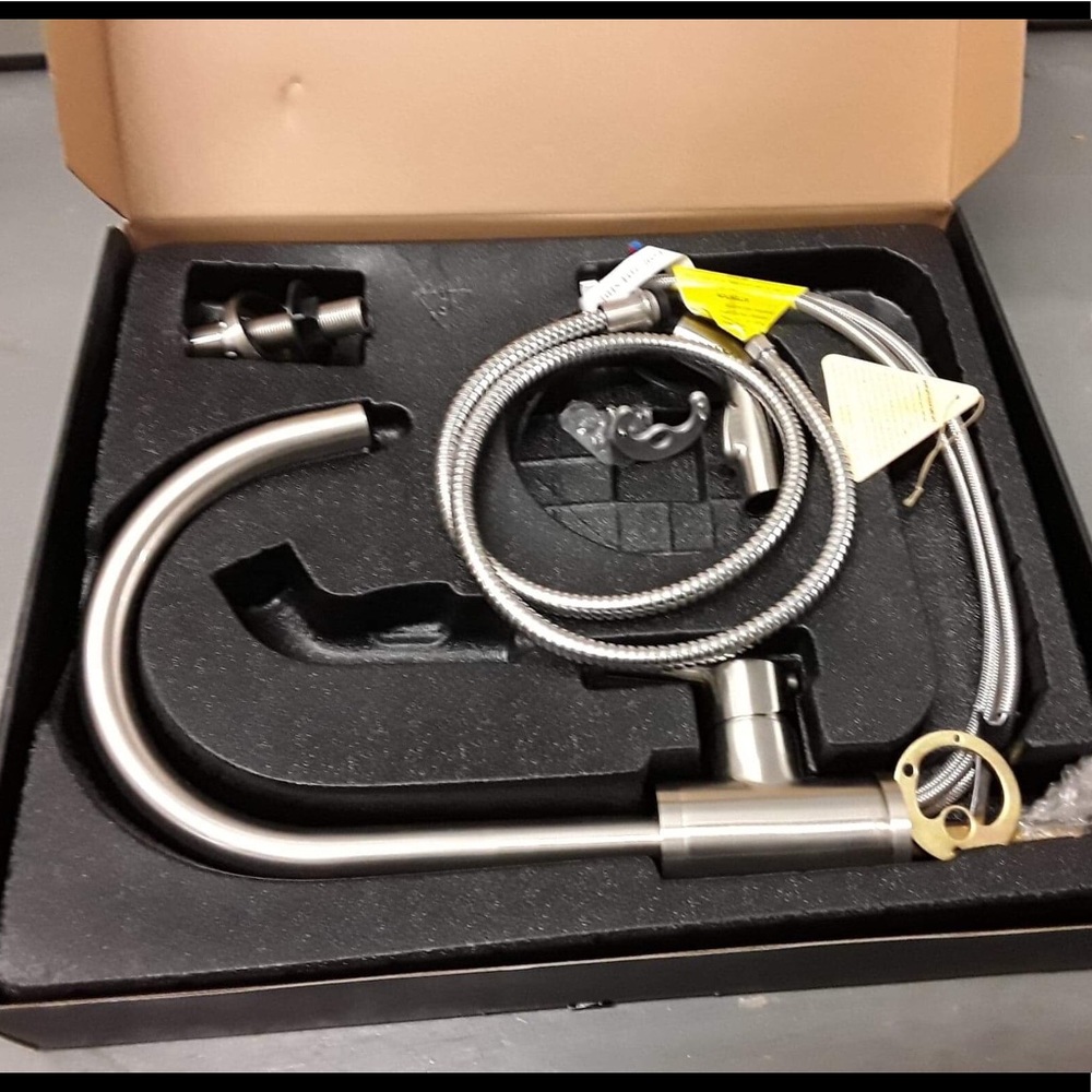 Danze Faucet Brand New, Box Just Dirty.